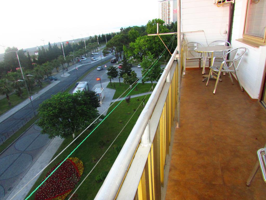 Apartment Irma Rustaveli 57 Батумі Екстер'єр фото