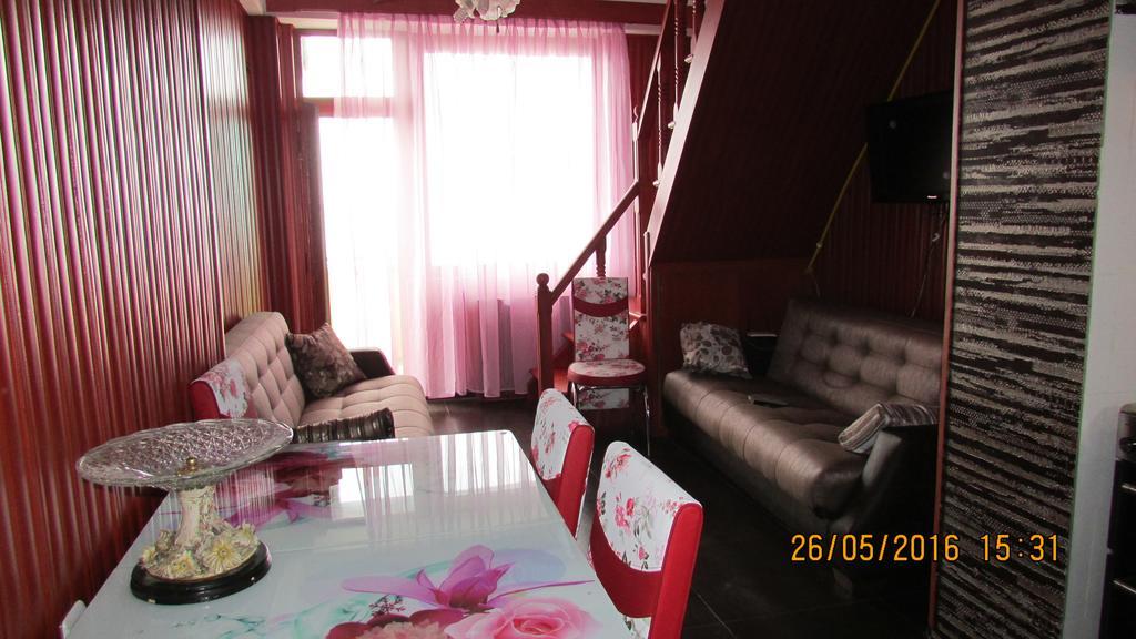Apartment Irma Rustaveli 57 Батумі Екстер'єр фото